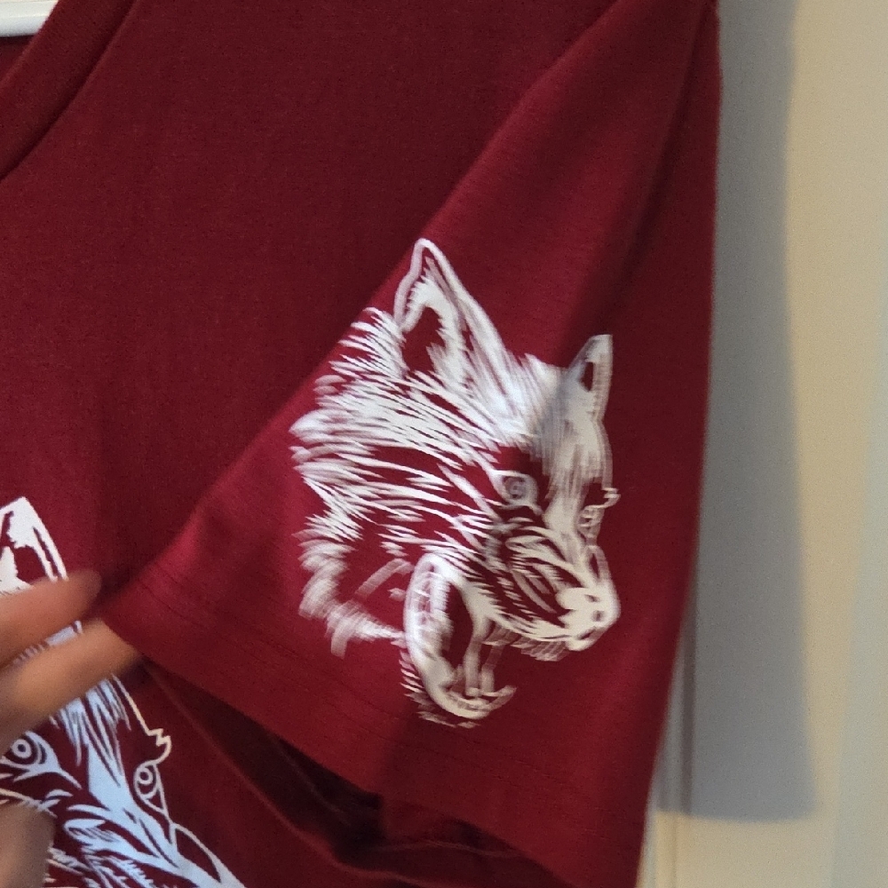 Dark Red Wolf Shirt - Picture 6 of 7